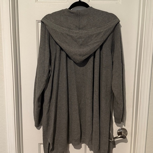 Women’s Gray Cardigan Long Sleeve Sweater Hoodie Pockets EUC - Picture 5 of 6